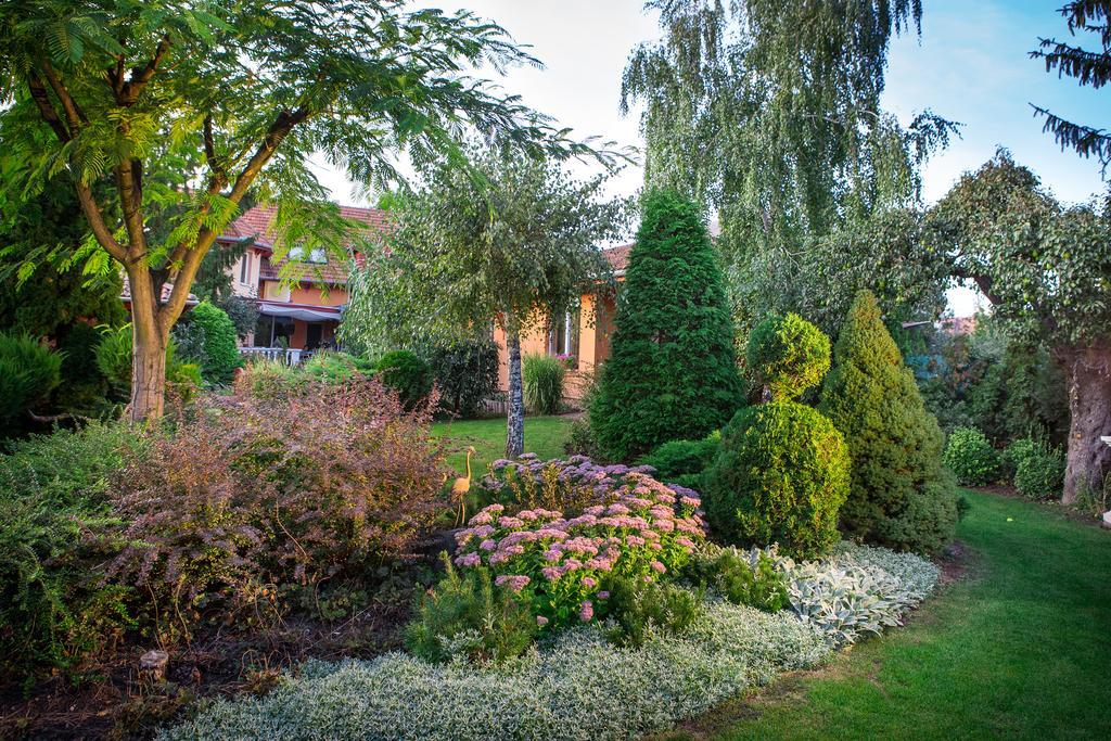 Green Park Villa Эгер Экстерьер фото